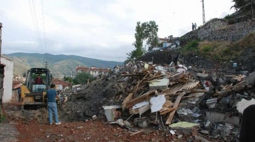Tokat&rsquo;ta 53 Bina Kentsel D&ouml;n&uuml;ş&uuml;m İ&ccedil;in Yıkıldı