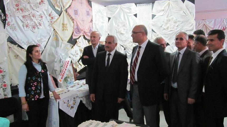 Turhal'da El Sanatları Sergisi A&ccedil;ıldı