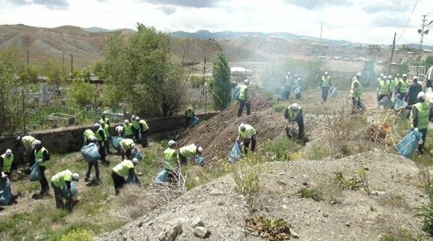 &Ouml;zalp'ta Temizlik Kampanyası Başlatıldı