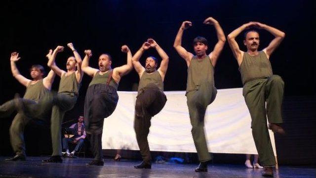 Dbşt İstanbul Tiyatro Festivali’ne Katıldı