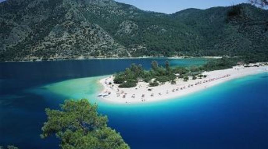 Seyahate &Ccedil;ıkanlar Akraba Ve Arkadaşlarının Evinde Kaldı