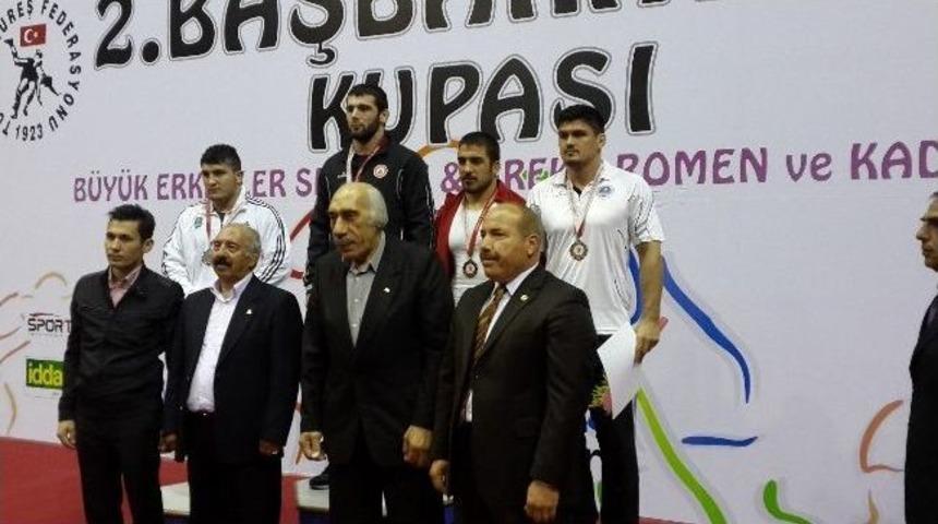 Kocaelili Sporcular Başbakanlık Kupasında İki Madalya Kazandılar