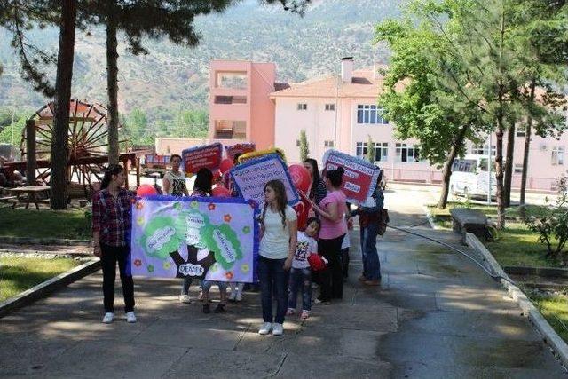 Sarıcakaya'da Anaokulu Öğrencilerinin Yıl Sonu Şenliği