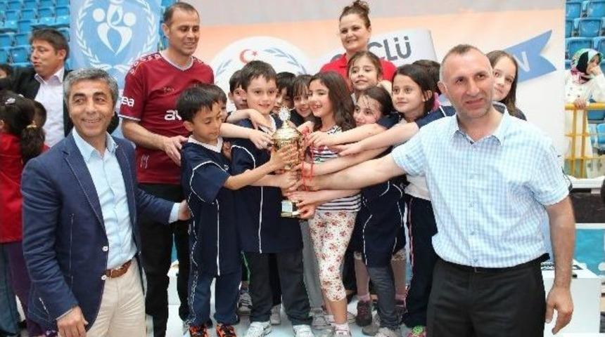 Geleneksel &Ccedil;ocuk Oyunları Şenliği Sona Erdi