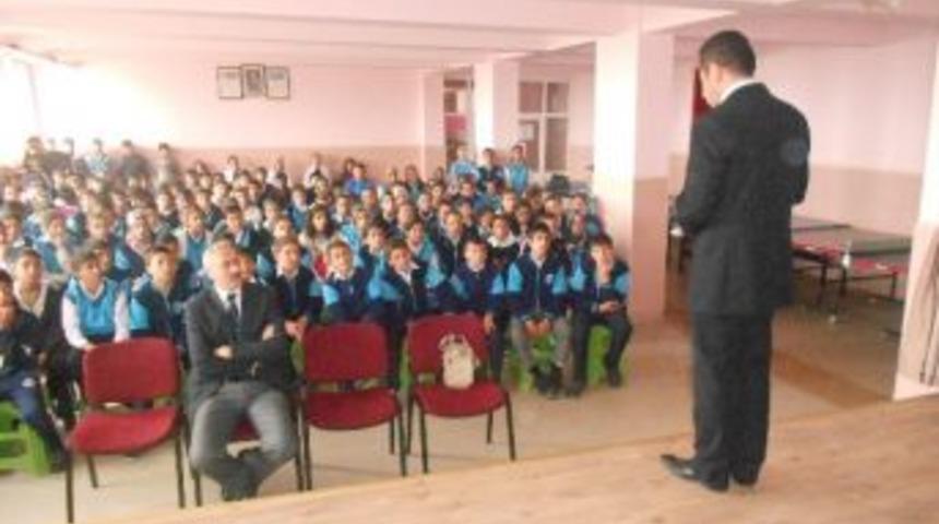 &Ouml;ğrencilere G&uuml;ven Ve &Ouml;z G&uuml;ven Anlatıldı
