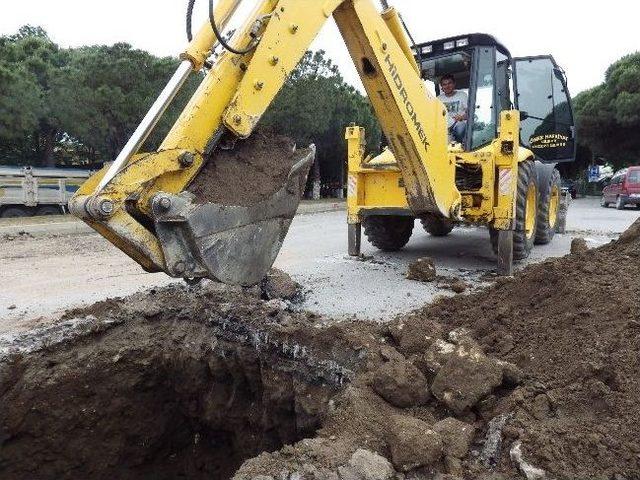 Lapseki’de Duble Yol Kazı Çalışmaları Sırasında İnsan Kemikleri Çıktı