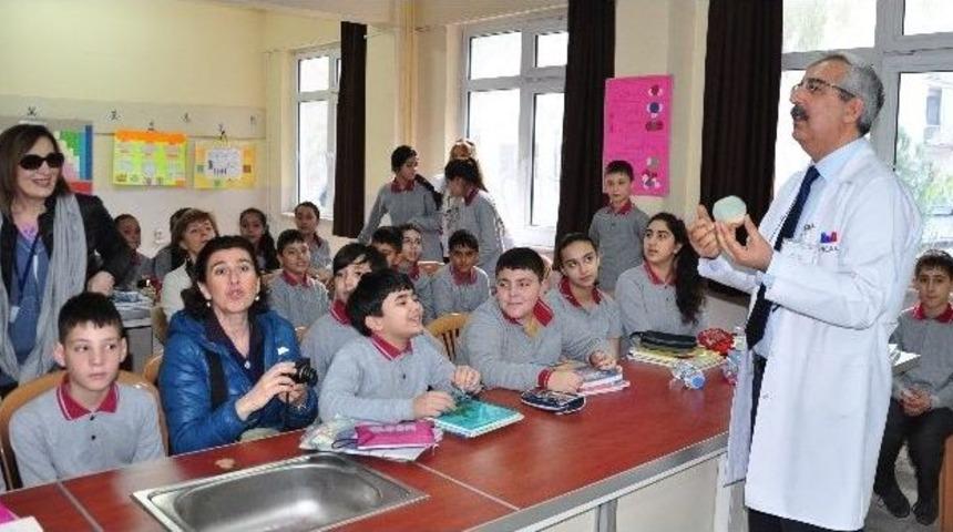 İtalyanlar Manisa&rsquo;daki Fen Derslerini İnceledi