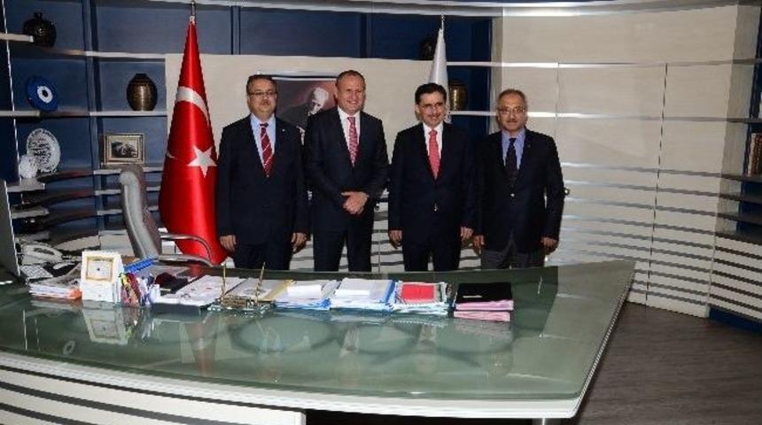 Vali Topaca&rsquo;dan Başkan Keleş&rsquo;e Hayırlı Olsun Ziyareti