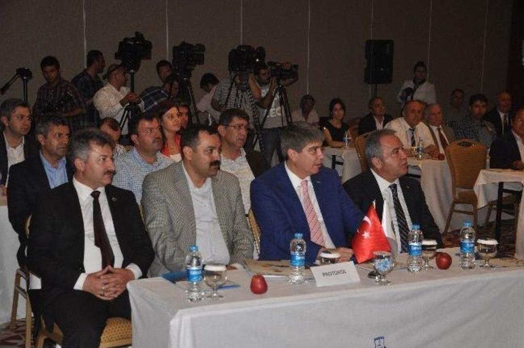 Akdeniz Belediyeler Birliği Başkanlığına Hakan T&uuml;t&uuml;nc&uuml; Se&ccedil;ildi