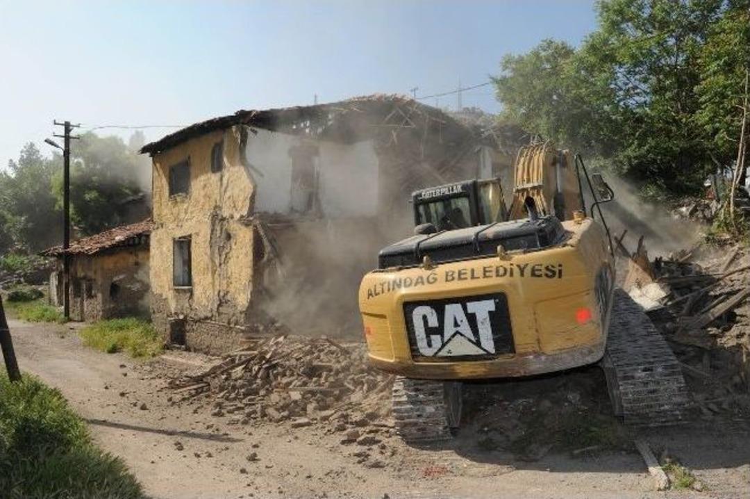 Altındağ Caddesi’nde Yıkım Var