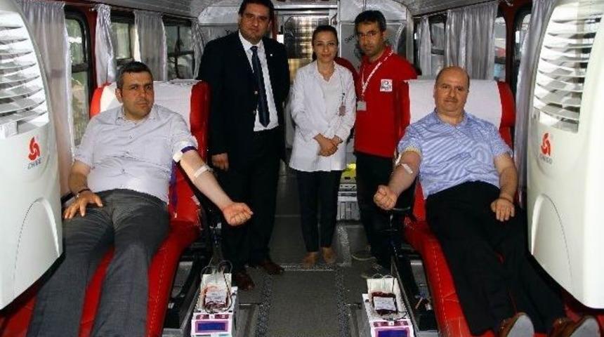 &lsquo;fatih&rsquo;in Torunları Kan Bağışı Yapıyor'