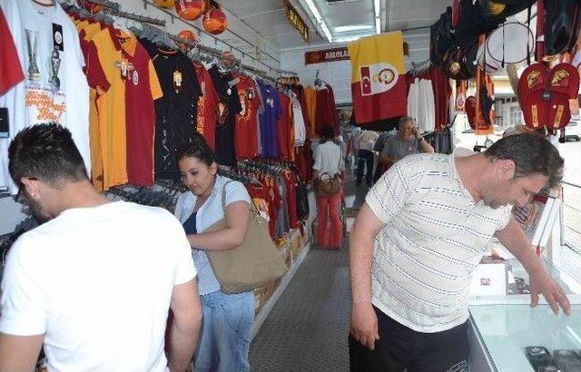 Cim-bom’un Tır’ına Simav’da Yoğun İlgi