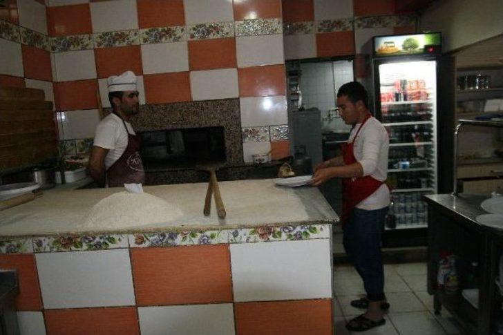 (özel Haber) Başbakan’ın Sofrasına Pide Yapmaktan Gurur Duyan Adam G4