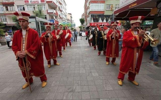 İstanbul’un Fethi Geleneksel Tatlarla Kutlandı