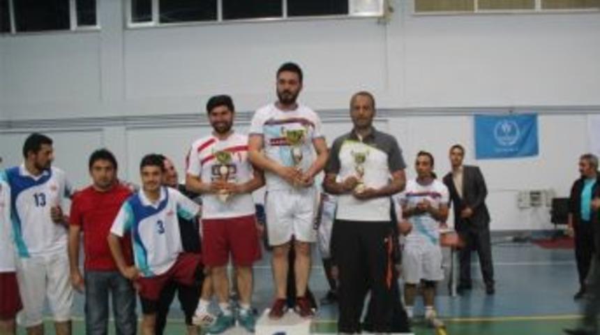 Kelkit Kaymakamlık Voleybol Turnuvası Sona Erdi