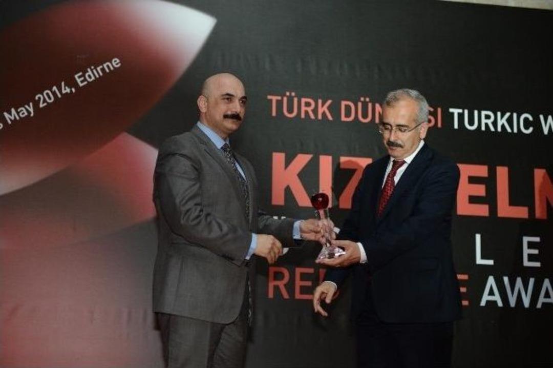 İlk Kez &lsquo;kızıl Elma &Ouml;d&uuml;lleri&rsquo; Sahiplerini Buldu