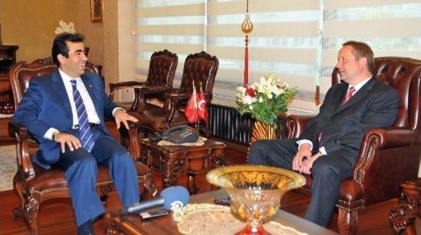 Slovakya B&uuml;y&uuml;kel&ccedil;isi Zachar, Vali G&uuml;zeloğlu&rsquo;nu Ziyaret Etti