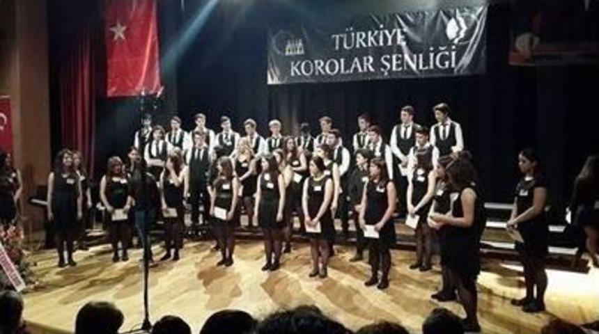 G&uuml;zel Sanatlar Lisesi Korosu &Ouml;d&uuml;le Doymuyor
