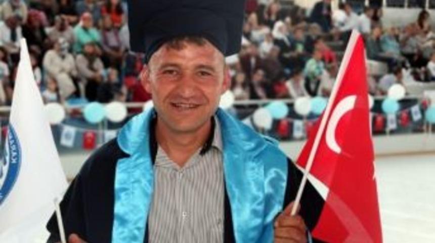 Kader Mahkumunun Mezuniyet Sevinci