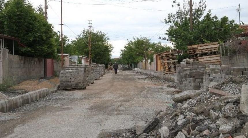 Fatih Ve Yunus Emre Mahallelerinde Kaldırım &Ccedil;alışmaları Başladı