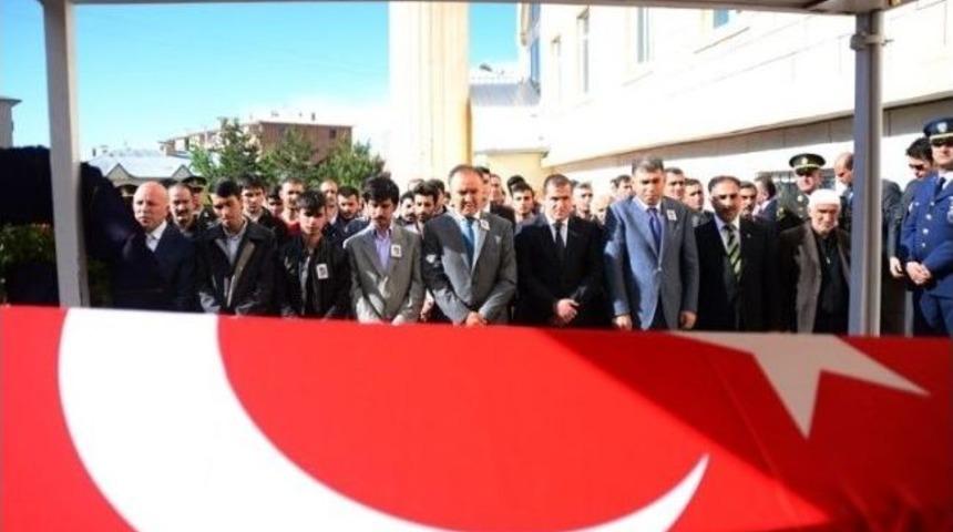 Hayatını Kaybeden Kıbrıs Gazisi Hikmet Ateş Son Yolculuğuna Uğurlandı