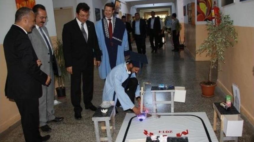 Gazi Meslek Y&uuml;ksek Okulu&rsquo;nda Mezuniyet Heyecanı