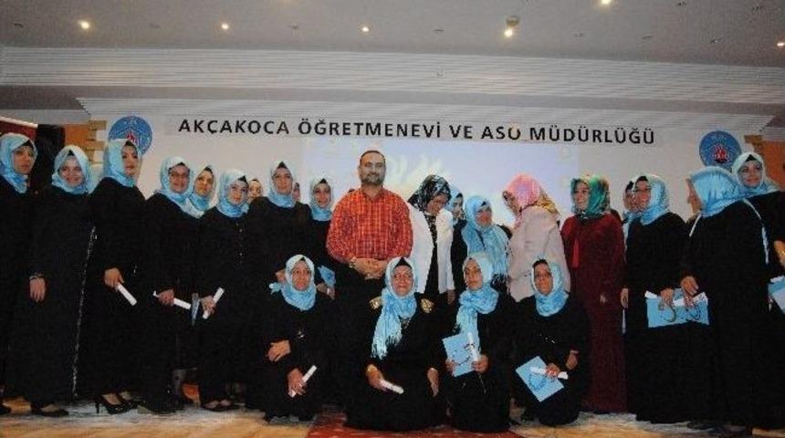 Kuran Kursu Kursiyerleri Belgelerini Aldılar