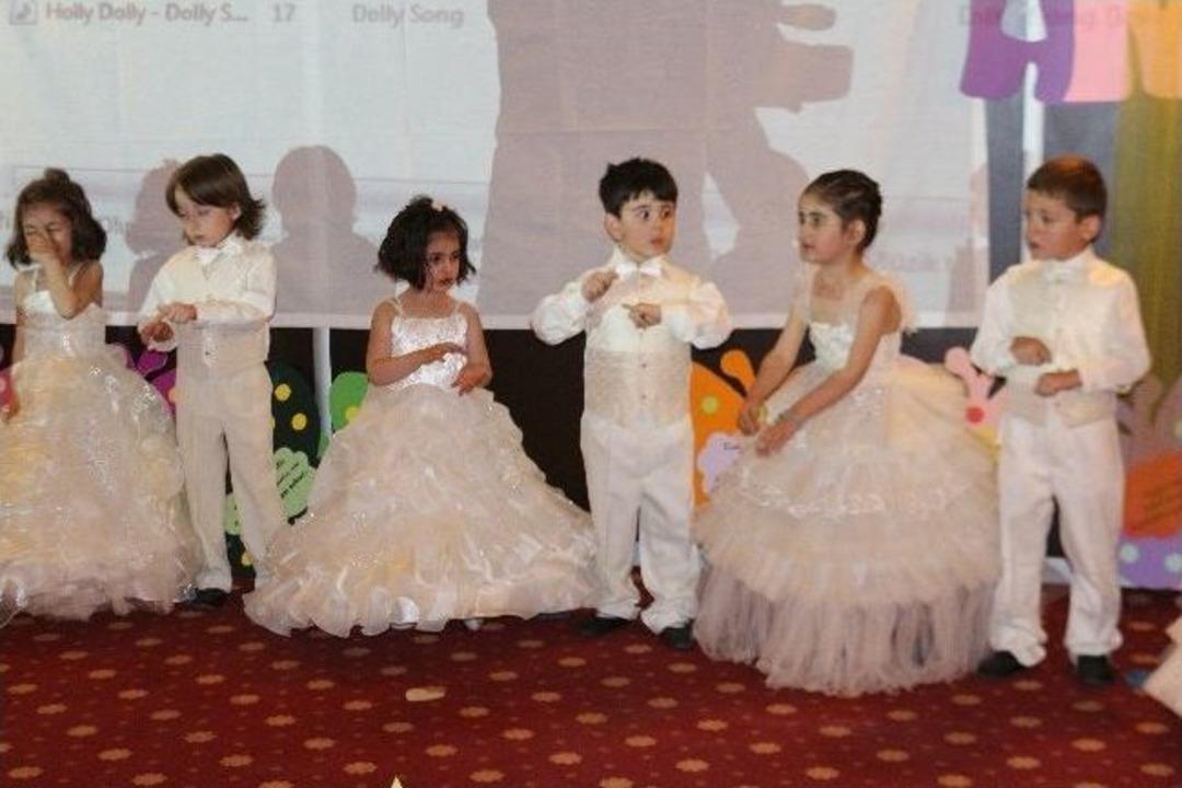 Minik &Ouml;ğrencilerden Yılsonu G&ouml;sterisi