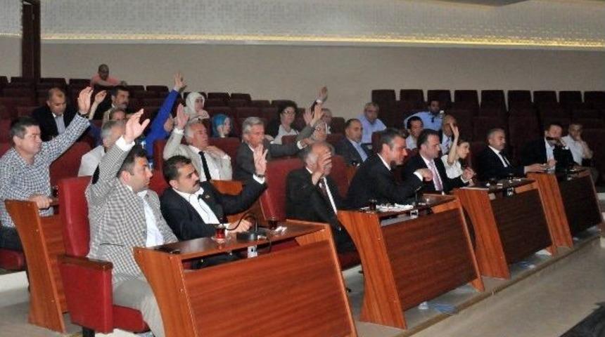 Yalova Belediye Meclisi, Kredi Talebini Geri &Ccedil;ekti