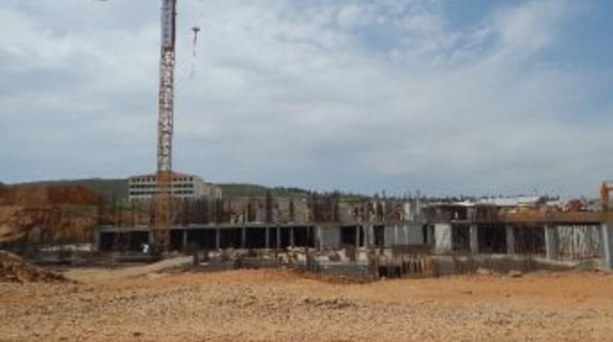 Yeni Gebze Adliye Sarayı Hızla Y&uuml;kseliyor