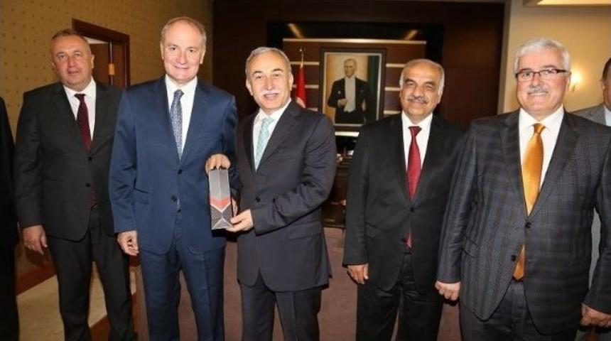 Milli Eğitim Camiasından Vali B&uuml;y&uuml;k&rsquo;e Veda Ziyareti