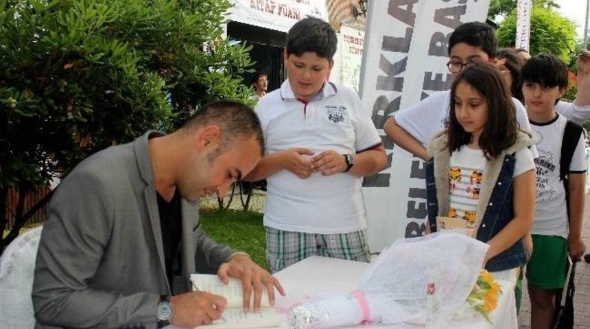 Güloğlu Ve Onur İlgi Odağı Oldu