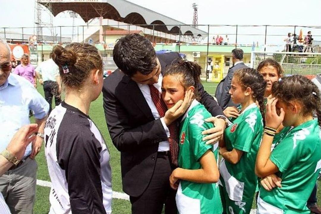 Finali Kaybettiler, G&ouml;zyaşlarına Boğuldular