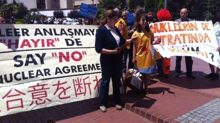 N&uuml;kleer Karşıtları, &lsquo;n&uuml;kleer Santraller Zirvesi&rsquo;ni Protesto Etti