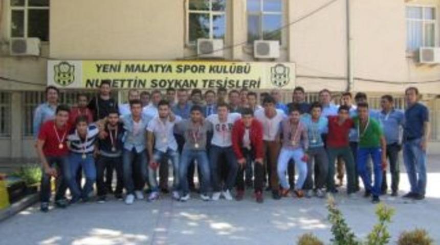 Yeni Malatyaspor U-19 Takımı, Madalya İle &Ouml;d&uuml;llendirildi