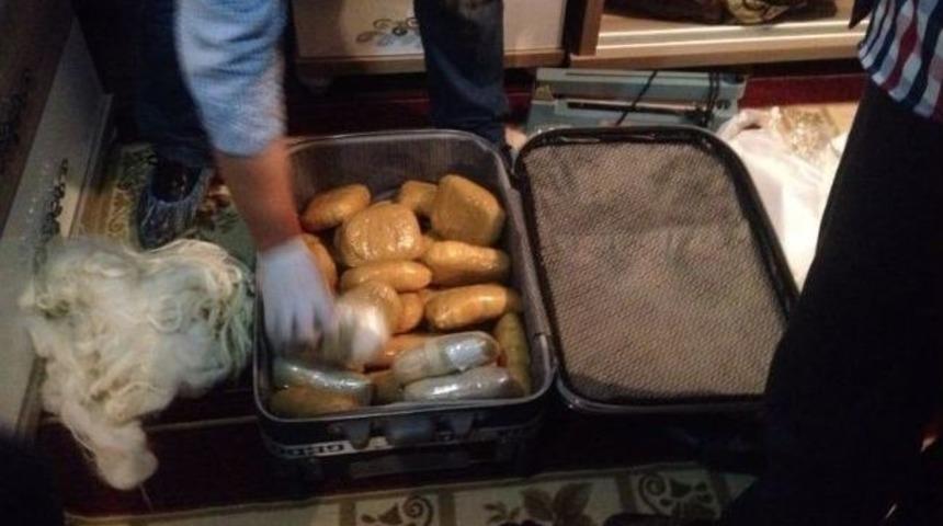 Yatak Odasında 26 Kilo Eroinle Yakalandı