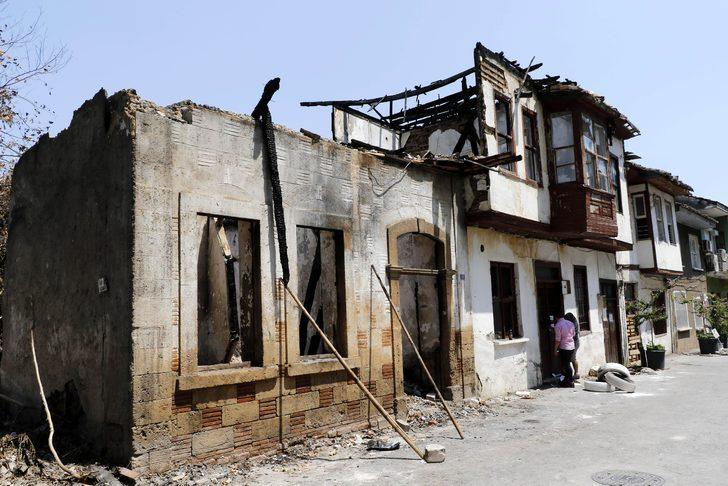 Binlerce yıllık yeraltı yerleşim yerini defineciler tahrip etti  G4