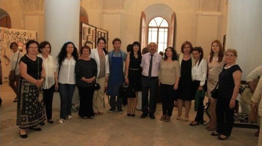 &Ccedil;eşme Halk Eğitim &Ouml;ğrencilerinin Eserleri G&ouml;r&uuml;c&uuml;ye &Ccedil;ıktı