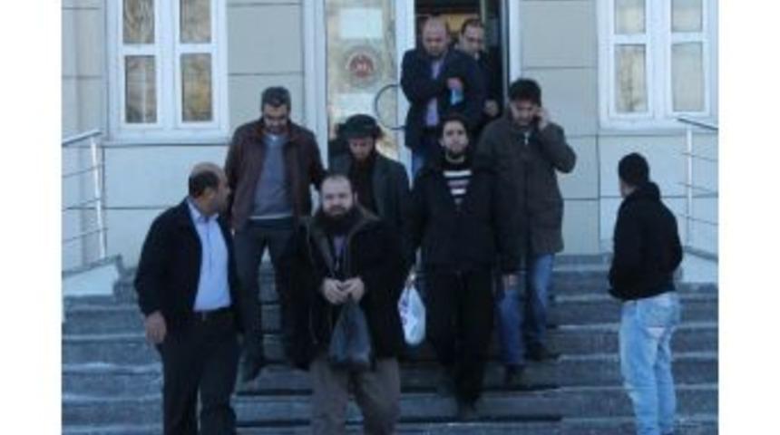 Bomba Malzemesiyle Yakalandıkları İddia Edilen 3 Kişi Tahliye Edildi