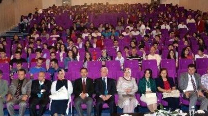 Trabzon&rsquo;da Liseler Arası Tiyatro Festivali Plaket T&ouml;reni Yapıldı