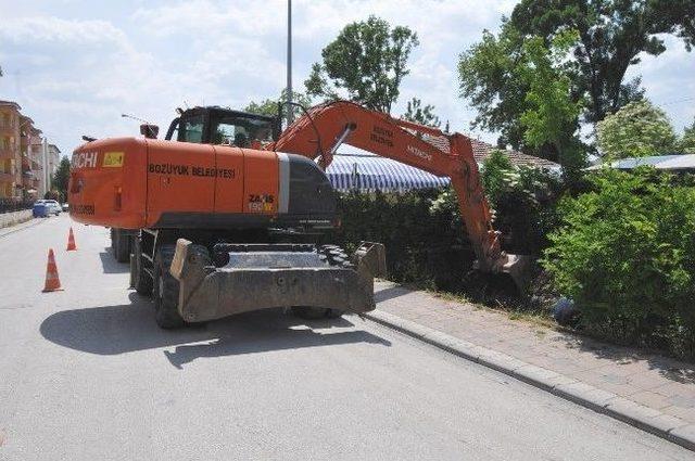 Bozüyük’te Kanal Temizleme Çalışmaları