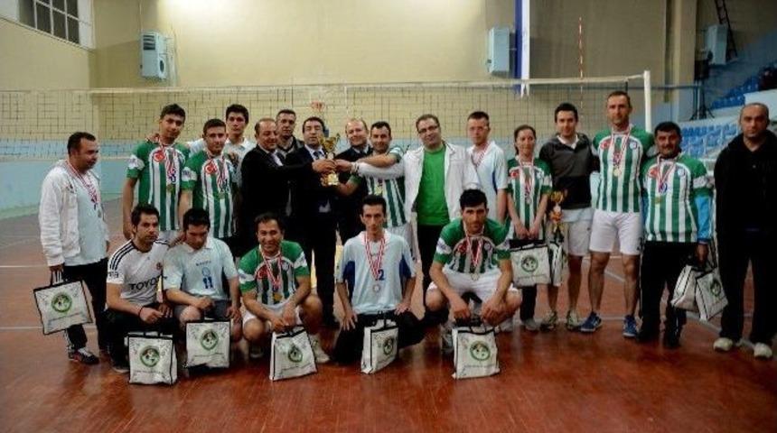 Sarıkamış&rsquo;ta Kurumlararası Voleybol Turnuvası Sona Erdi