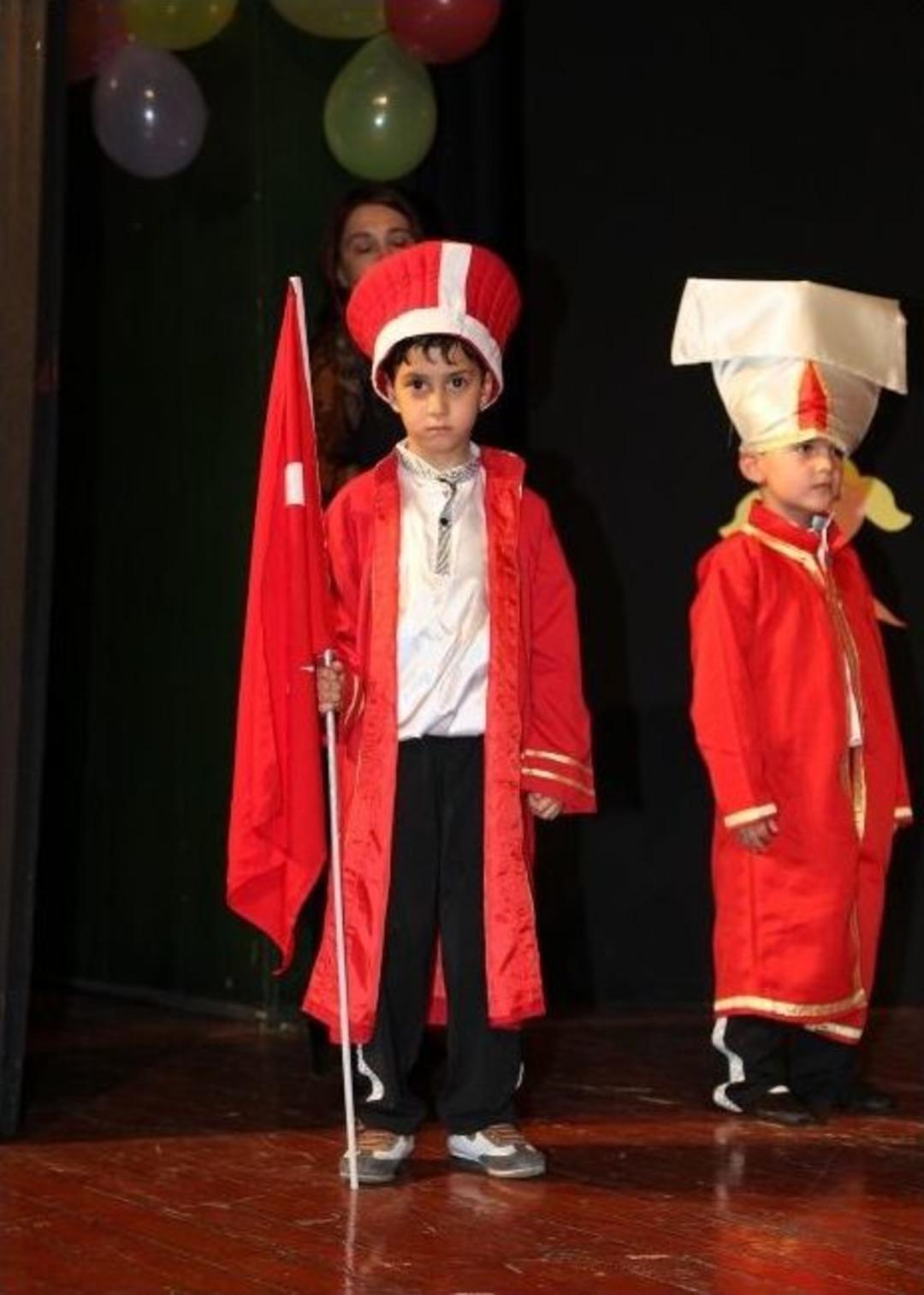 Anaokulu &Ouml;ğrencileri Mezun Oldu