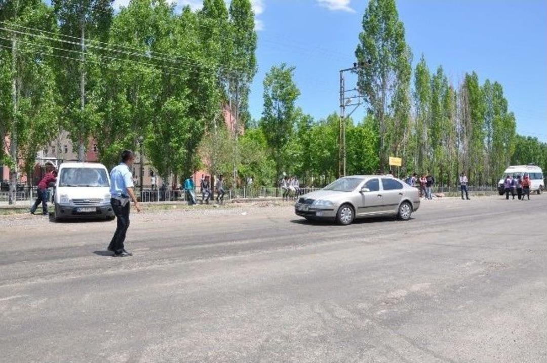 Muş&rsquo;ta Yol Kapatma Eylemi