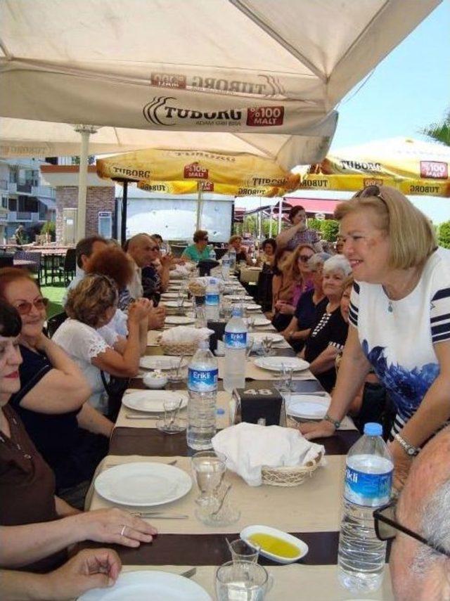 Ayvalık Lisesi Mezunları 43 Yıl Sonra Buluştu