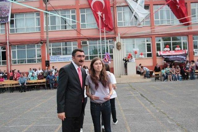 Ereğli Lisesi’nde 46. Dönem Mezunlarına Diplomaları Verildi