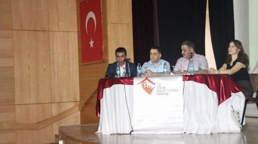 Erken Yaşta Evlilik Konulu Konferans