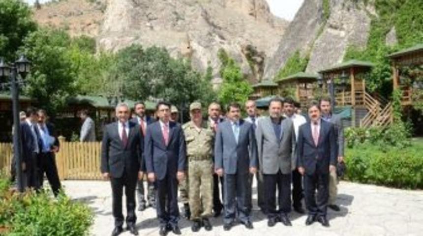 Vali Vasip Şahin, Darende&rsquo;yi Ziyaret Etti