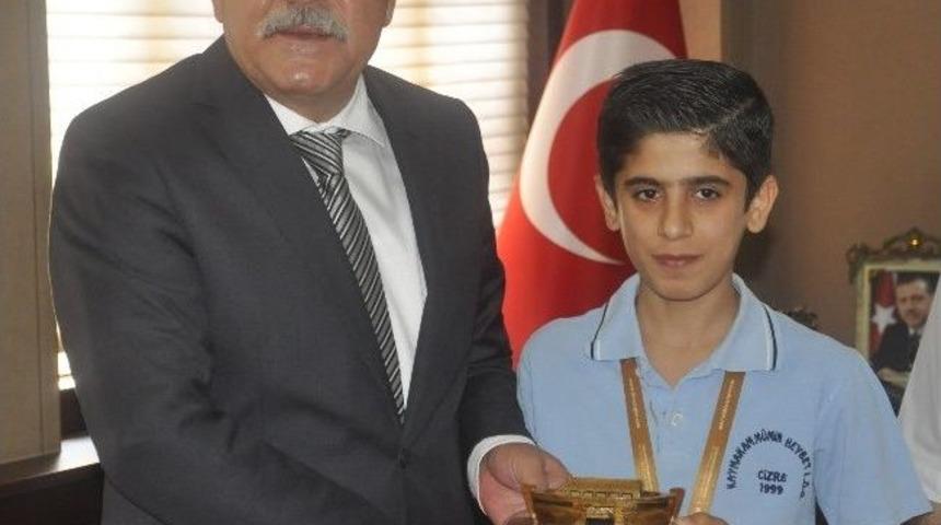 Vali Hasan İpek: &ldquo;&ccedil;&ouml;z&uuml;m S&uuml;recinde Ciddi Katkıları Olan &Ouml;calan&rsquo;ı Takdirle Karşılıyorum&rdquo;