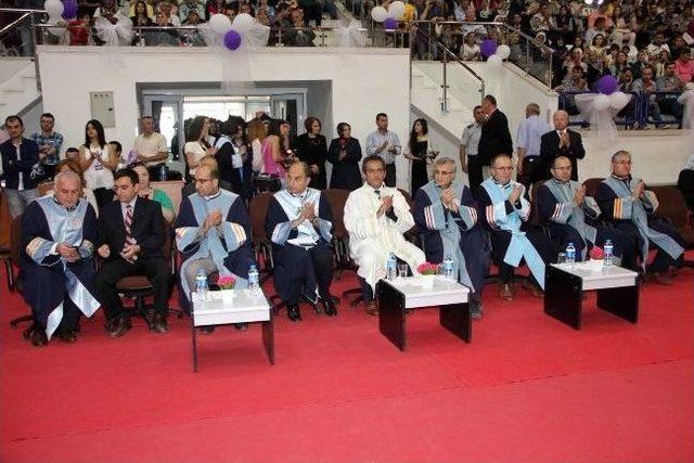 Beü’lü Hemşire Adayları Yemin Ederek Mesleğe İlk Adımını Attı